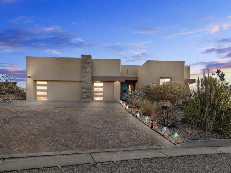 Contemporary Home For Sale In Rio Rancho, NM